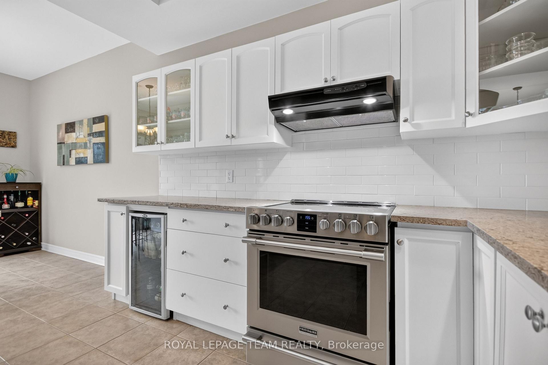 Photo 11 of 6293 Ottawa Street W, Ottawa, Richmond — HOMEH