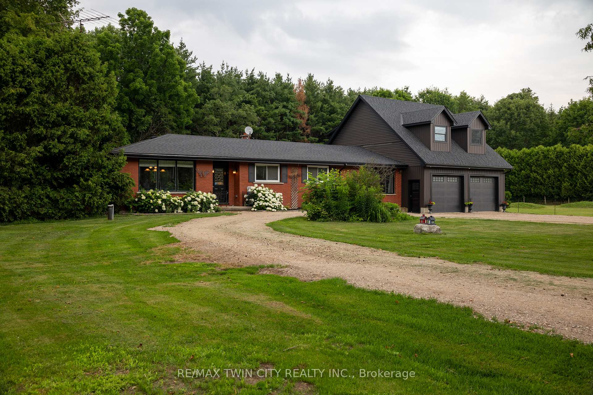 Photo 2 of 54 Fifth Concession Road, Brant, Burford — HOMEH