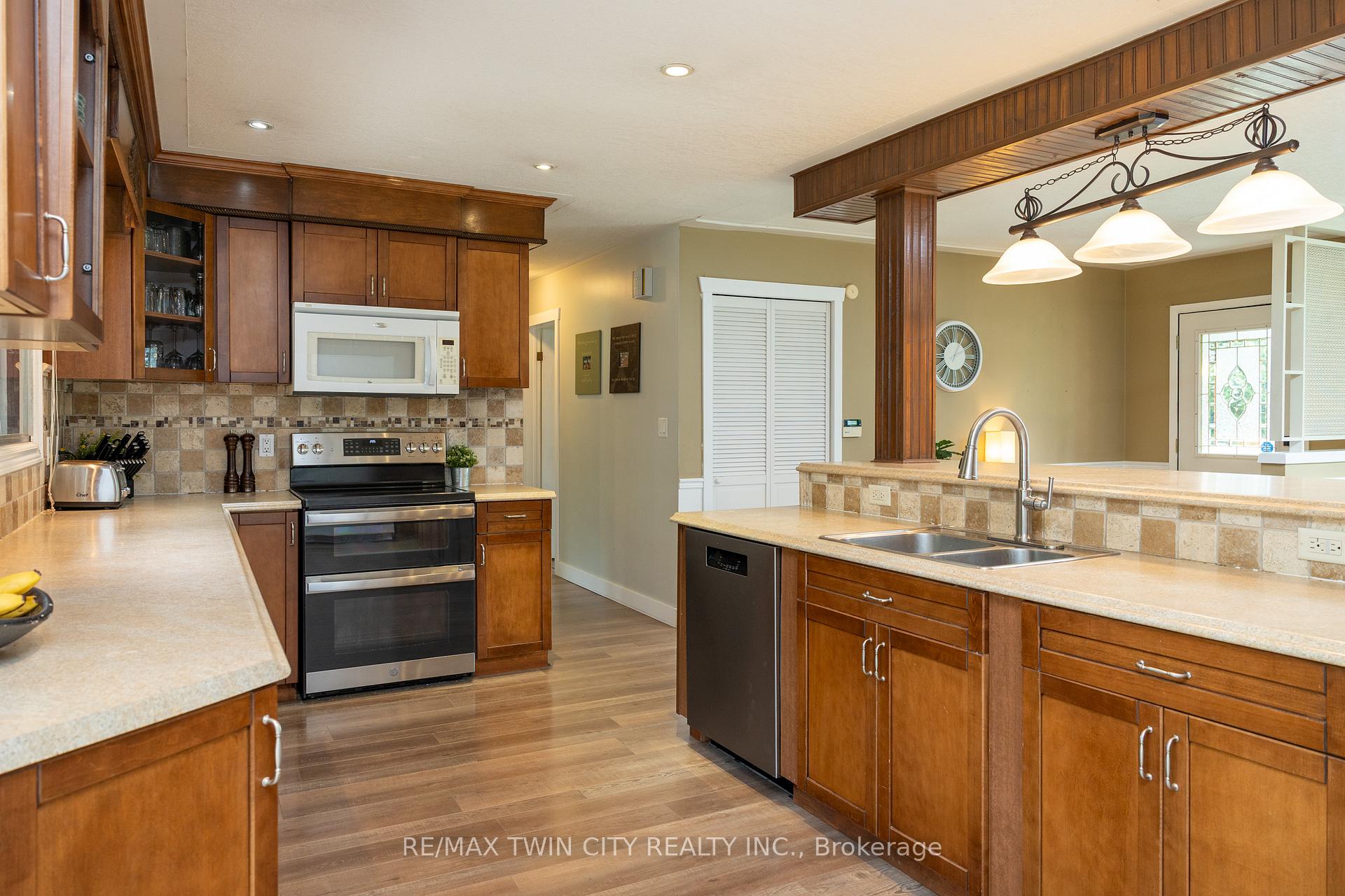 Photo 20 of 54 Fifth Concession Road, Brant, Burford — HOMEH