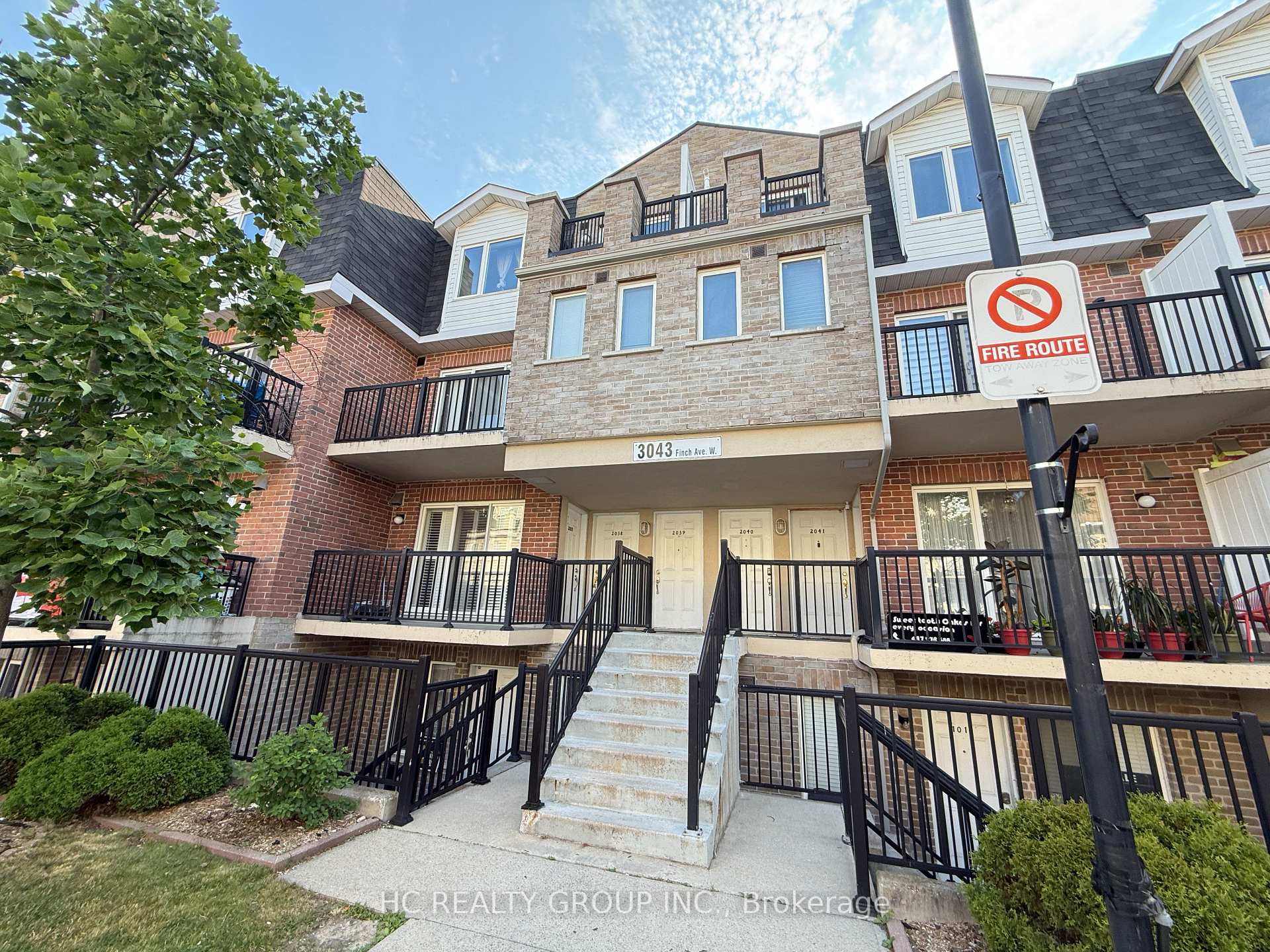 Front of Unit 2038, 3043 Finch Avenue W