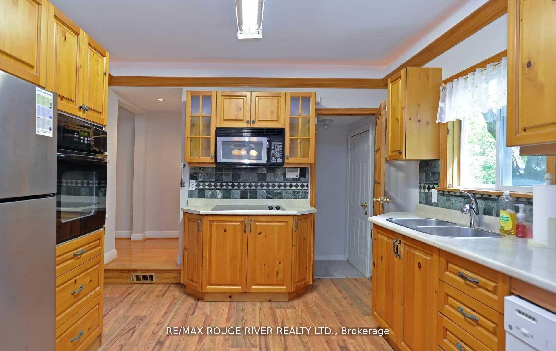Photo 6 of Unit Upper, 705 Front Road, Pickering, Bay Ridges — HOMEH