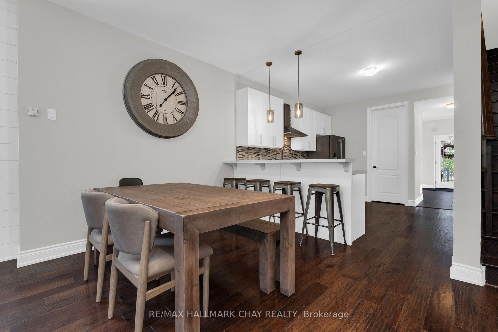 Photo 7 of 69 Prince George Crescent, Barrie, Innis-Shore — HOMEH
