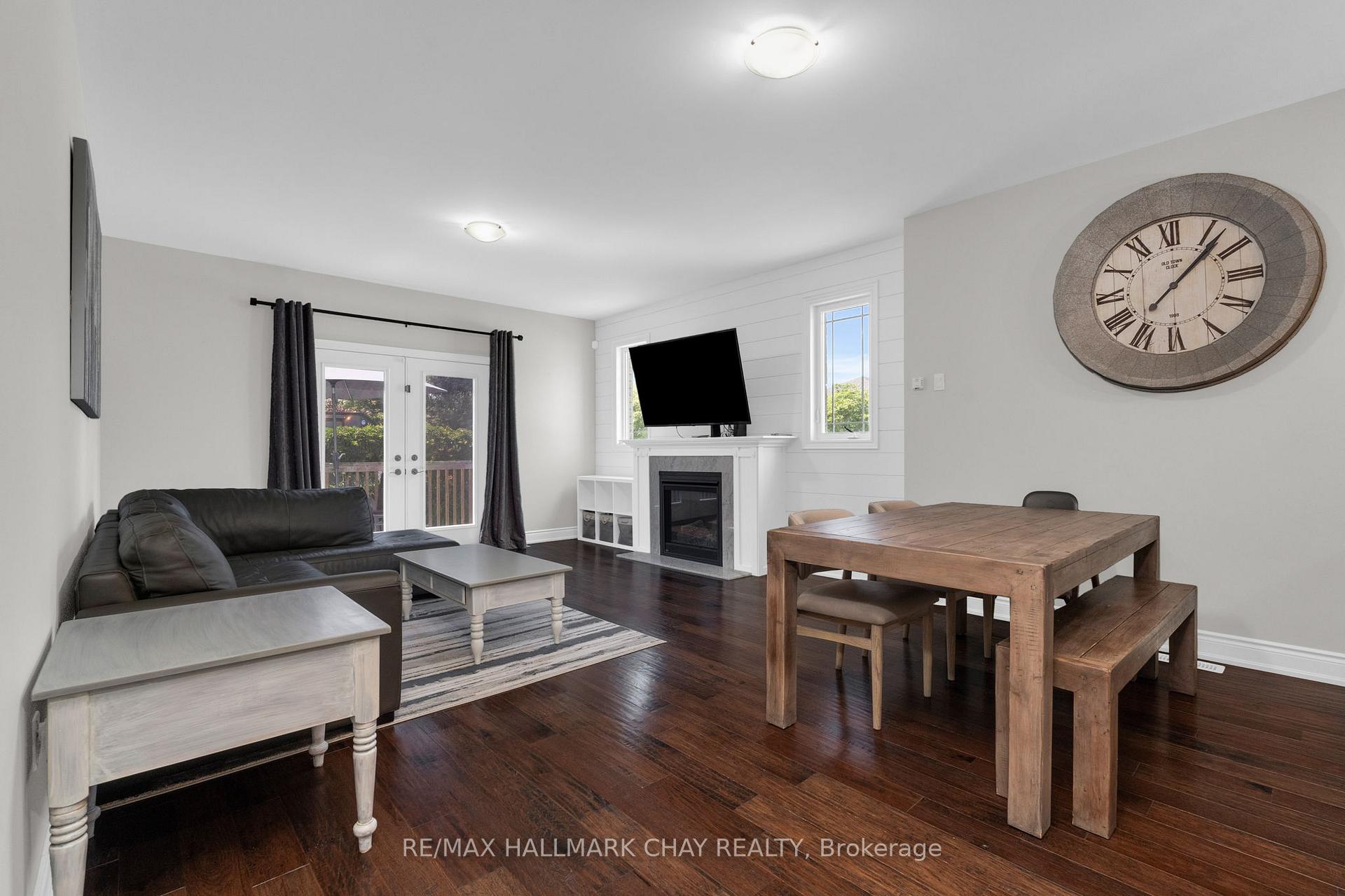 Photo 8 of 69 Prince George Crescent, Barrie, Innis-Shore — HOMEH