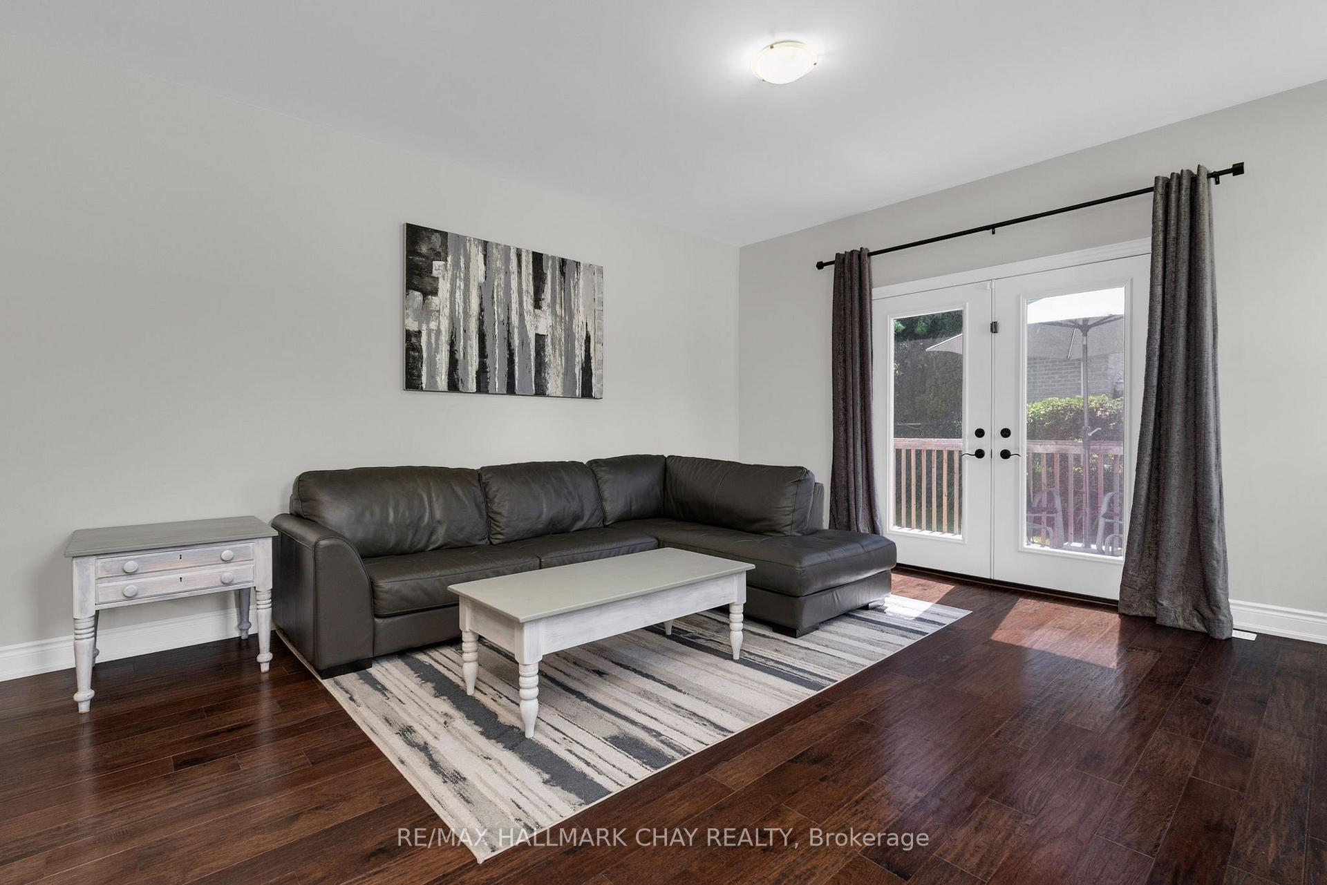 Photo 11 of 69 Prince George Crescent, Barrie, Innis-Shore — HOMEH