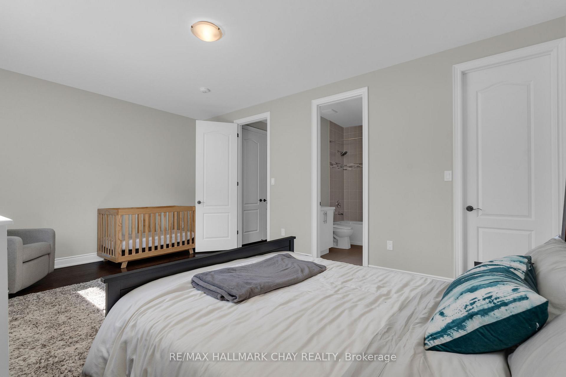 Photo 14 of 69 Prince George Crescent, Barrie, Innis-Shore — HOMEH