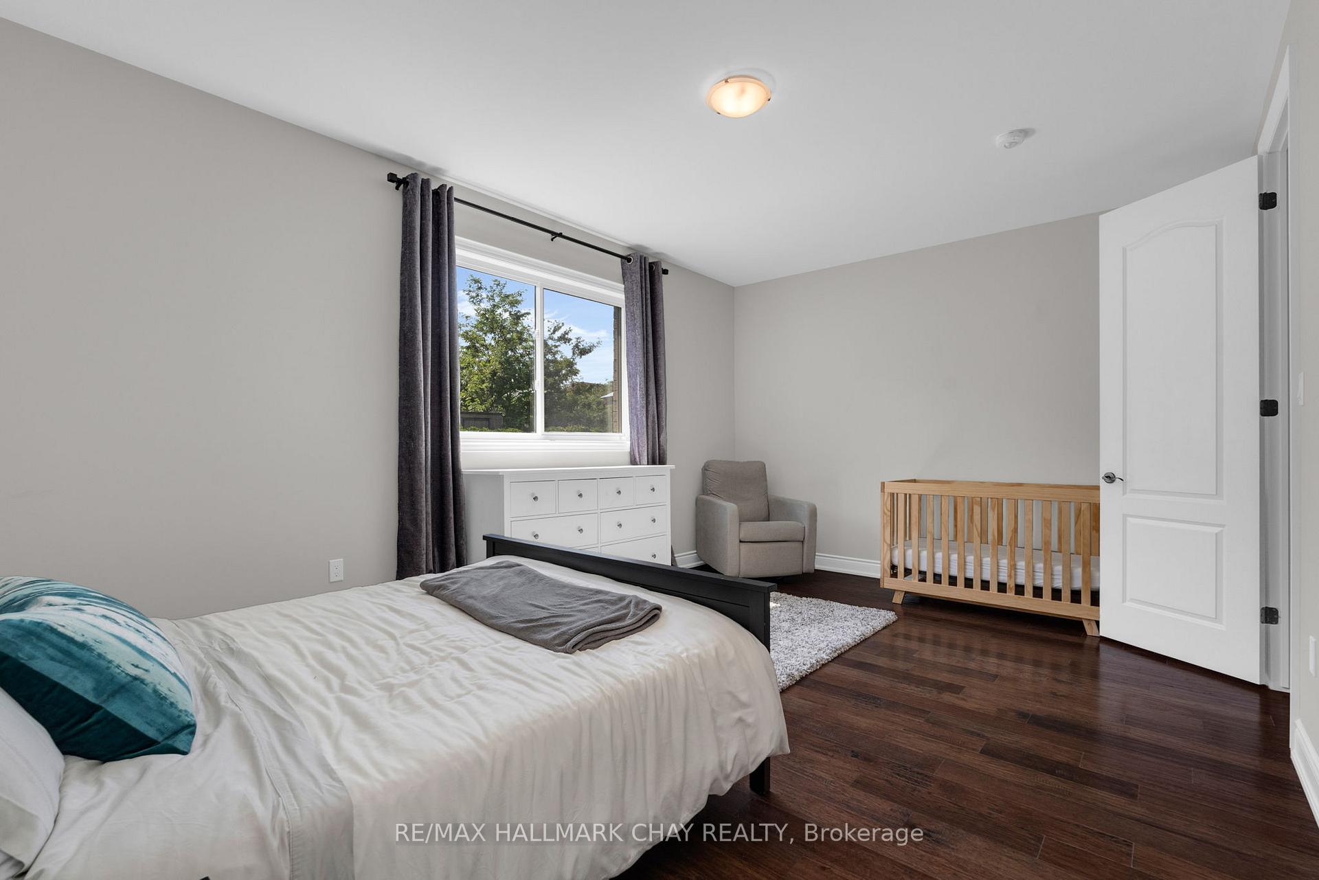 Photo 15 of 69 Prince George Crescent, Barrie, Innis-Shore — HOMEH