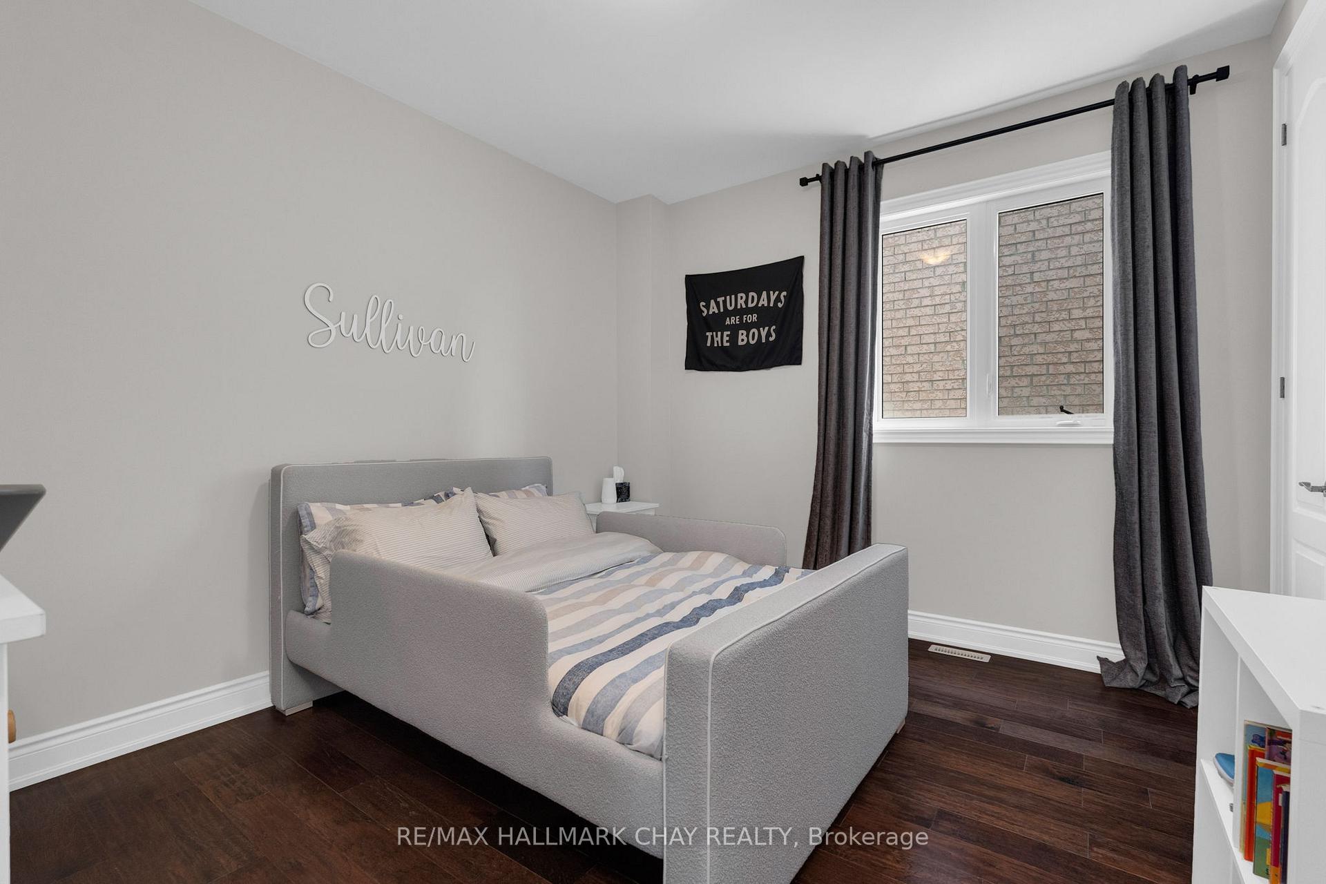 Photo 17 of 69 Prince George Crescent, Barrie, Innis-Shore — HOMEH