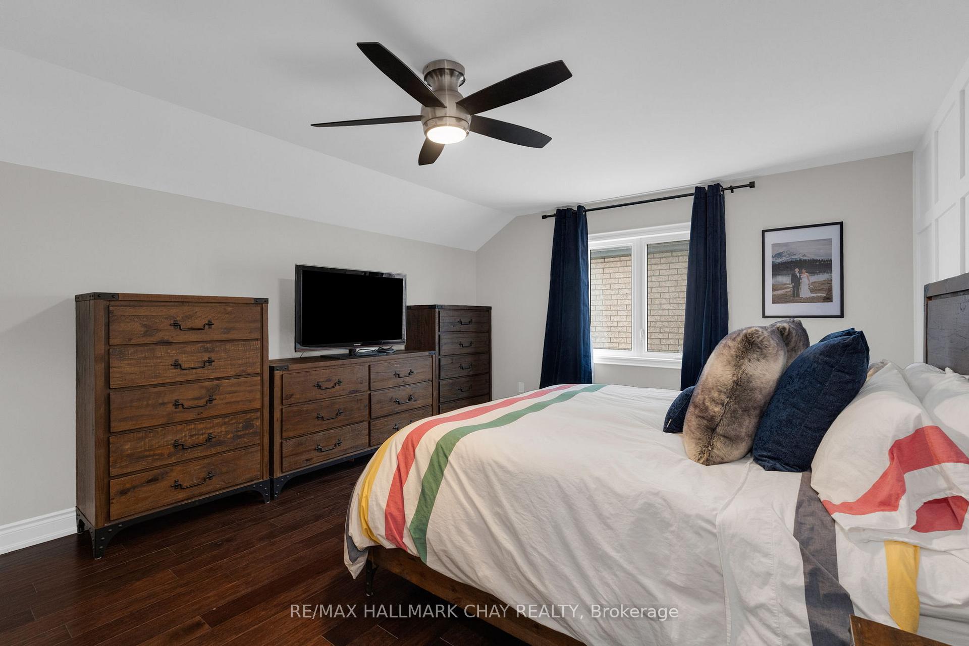 Photo 23 of 69 Prince George Crescent, Barrie, Innis-Shore — HOMEH