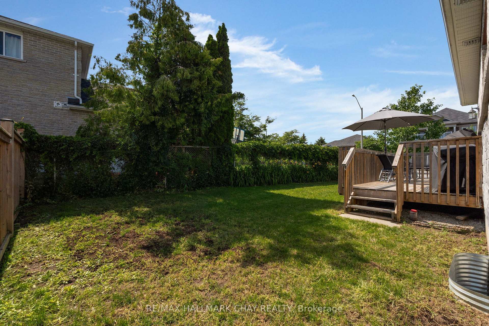 Photo 27 of 69 Prince George Crescent, Barrie, Innis-Shore — HOMEH