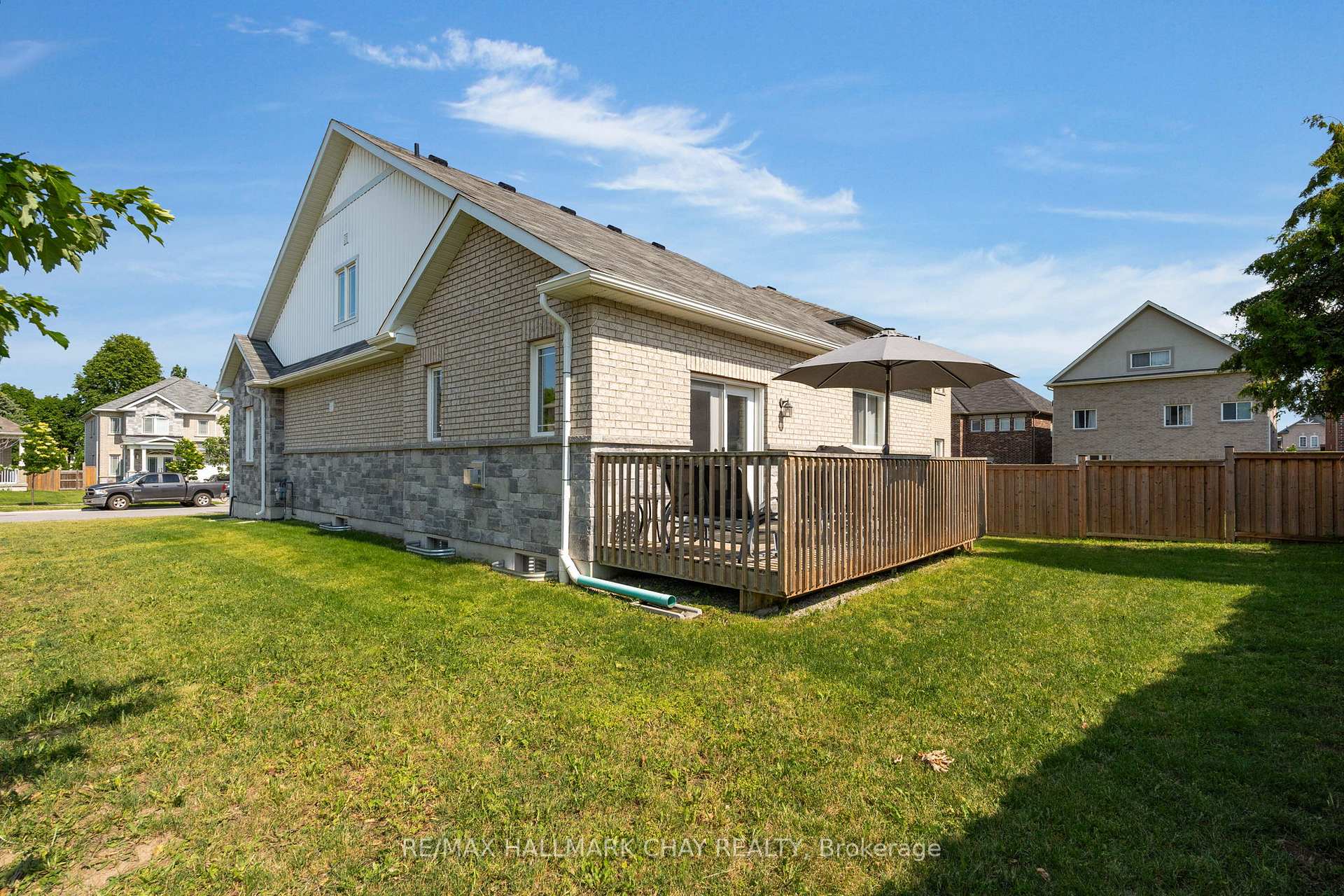 Photo 28 of 69 Prince George Crescent, Barrie, Innis-Shore — HOMEH