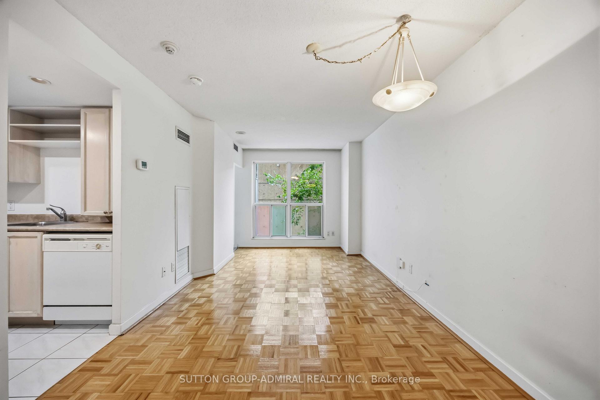 Photo 4 of Unit 1713, 8 Park Road, Toronto, Rosedale-Moore Park — HOMEH