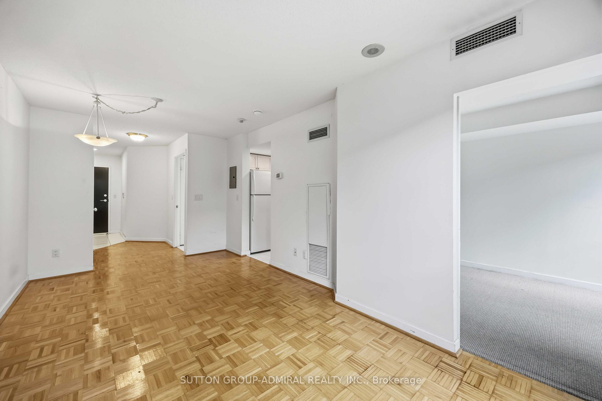 Photo 7 of Unit 1713, 8 Park Road, Toronto, Rosedale-Moore Park — HOMEH