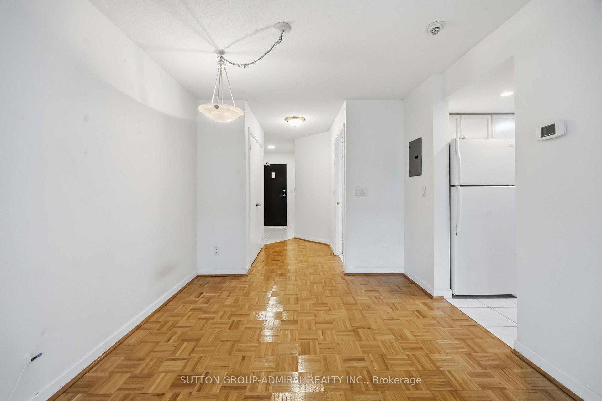 Photo 9 of Unit 1713, 8 Park Road, Toronto, Rosedale-Moore Park — HOMEH