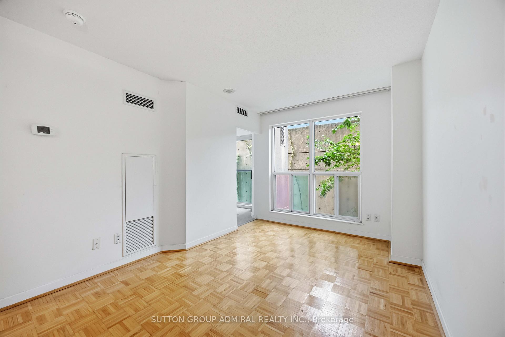 Photo 10 of Unit 1713, 8 Park Road, Toronto, Rosedale-Moore Park — HOMEH