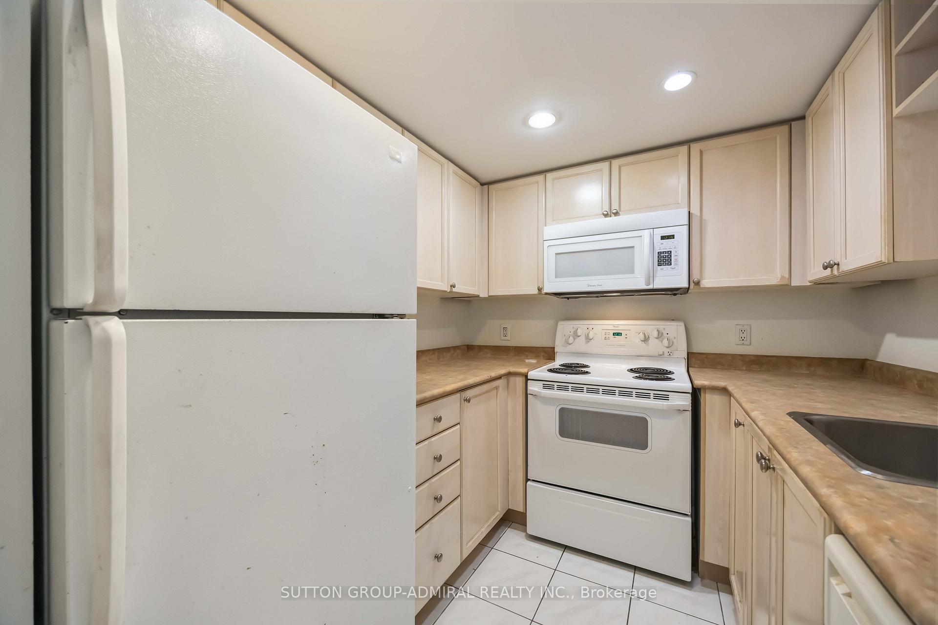 Photo 12 of Unit 1713, 8 Park Road, Toronto, Rosedale-Moore Park — HOMEH