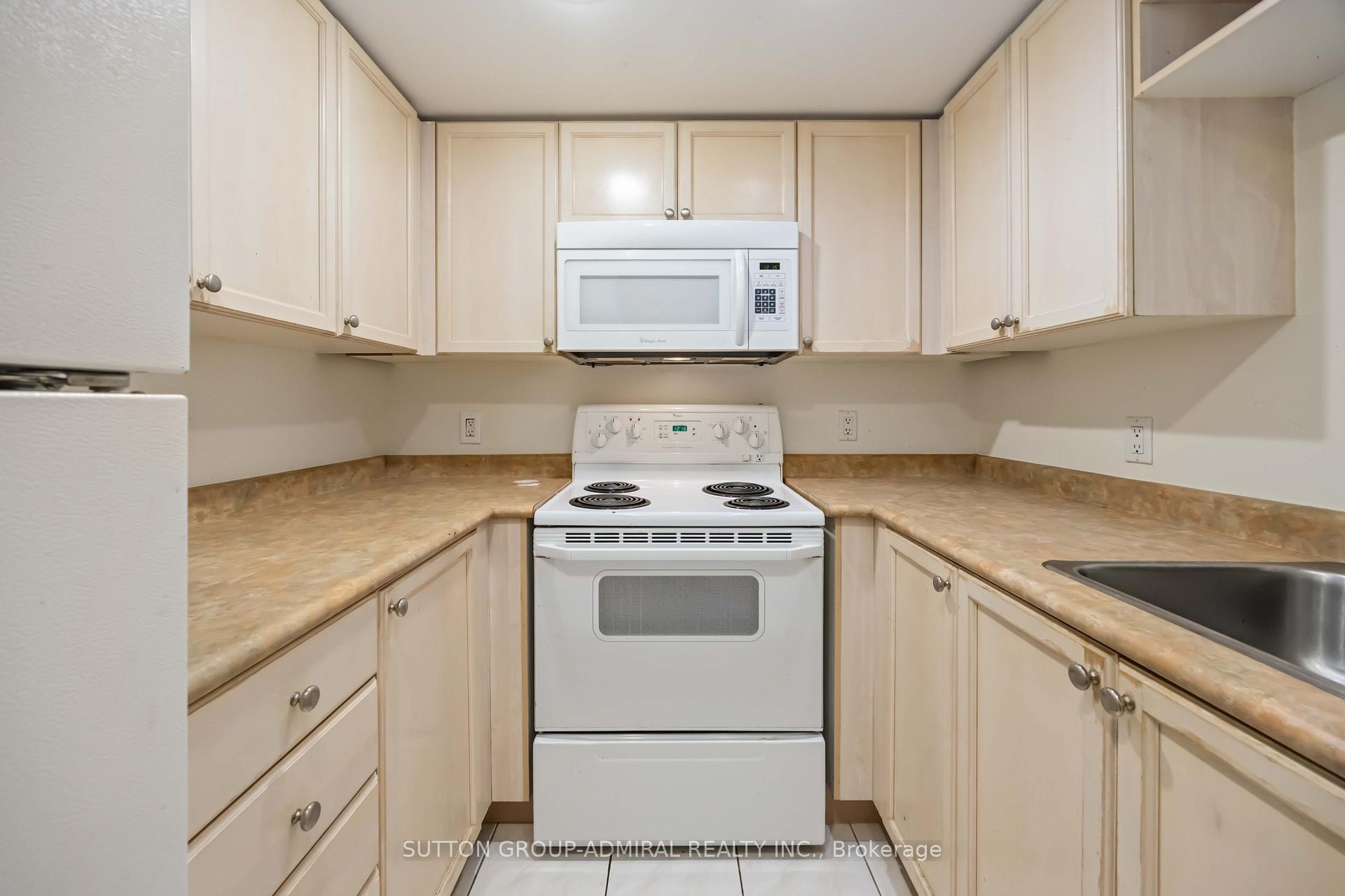 Photo 14 of Unit 1713, 8 Park Road, Toronto, Rosedale-Moore Park — HOMEH