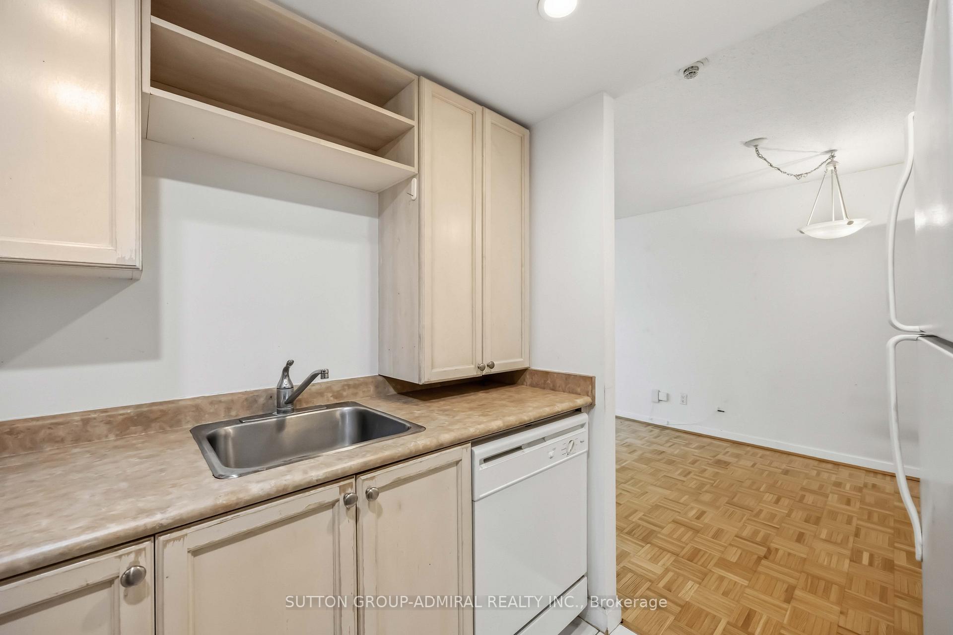 Photo 15 of Unit 1713, 8 Park Road, Toronto, Rosedale-Moore Park — HOMEH