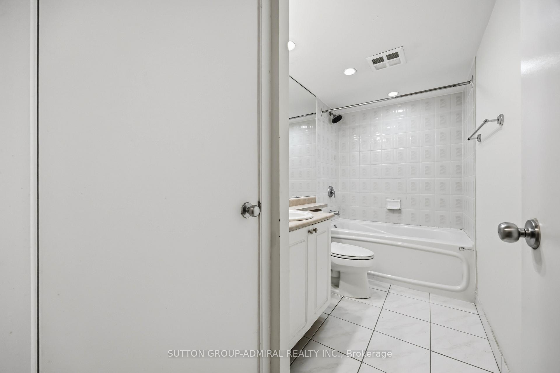 Photo 20 of Unit 1713, 8 Park Road, Toronto, Rosedale-Moore Park — HOMEH