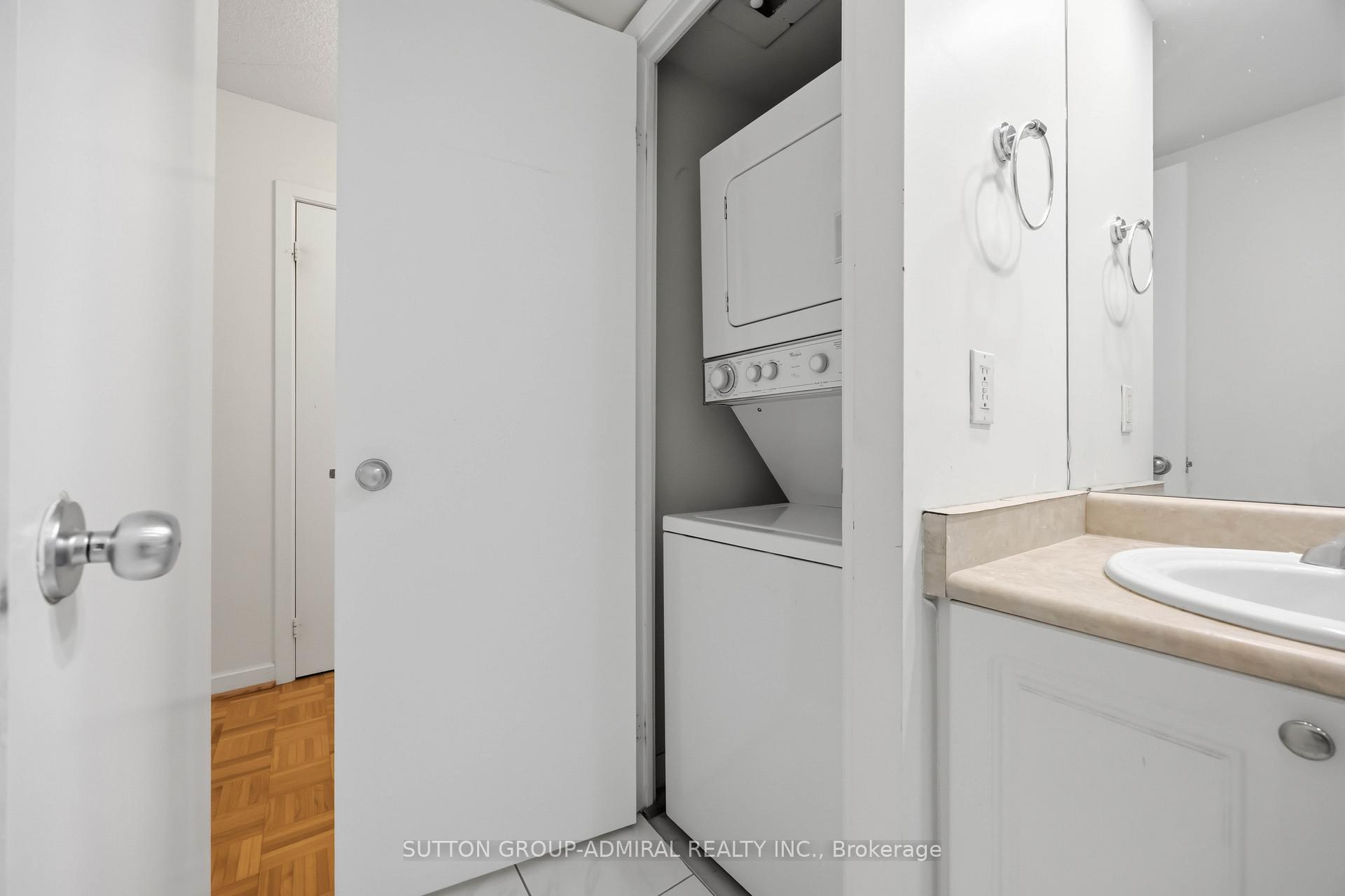 Photo 22 of Unit 1713, 8 Park Road, Toronto, Rosedale-Moore Park — HOMEH