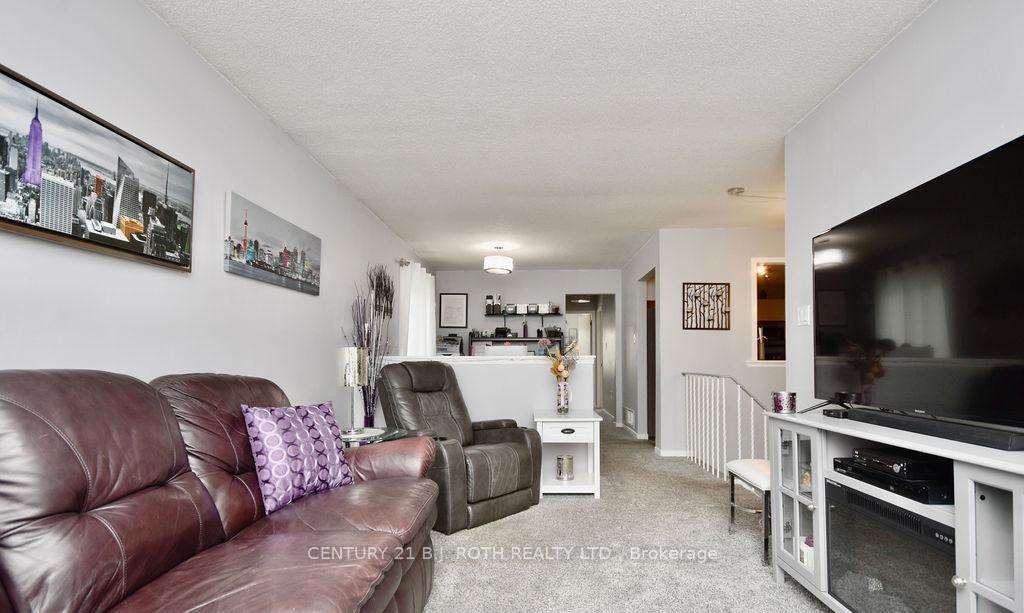 Photo 5 of 47 D'ambrosio Drive, Barrie, Painswick North — HOMEH