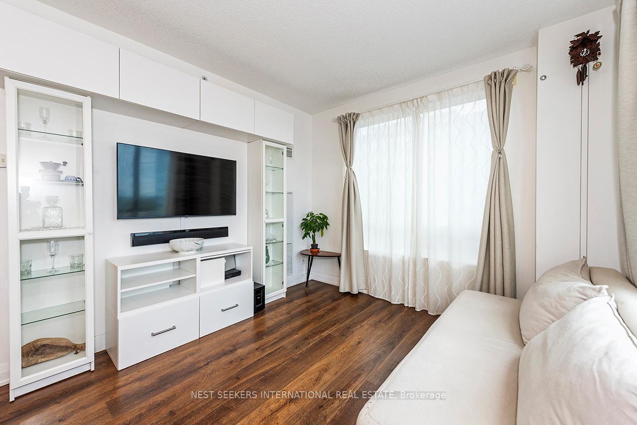 Photo 11 of Unit 733, 7165 Yonge Street, Markham, Grandview — HOMEH