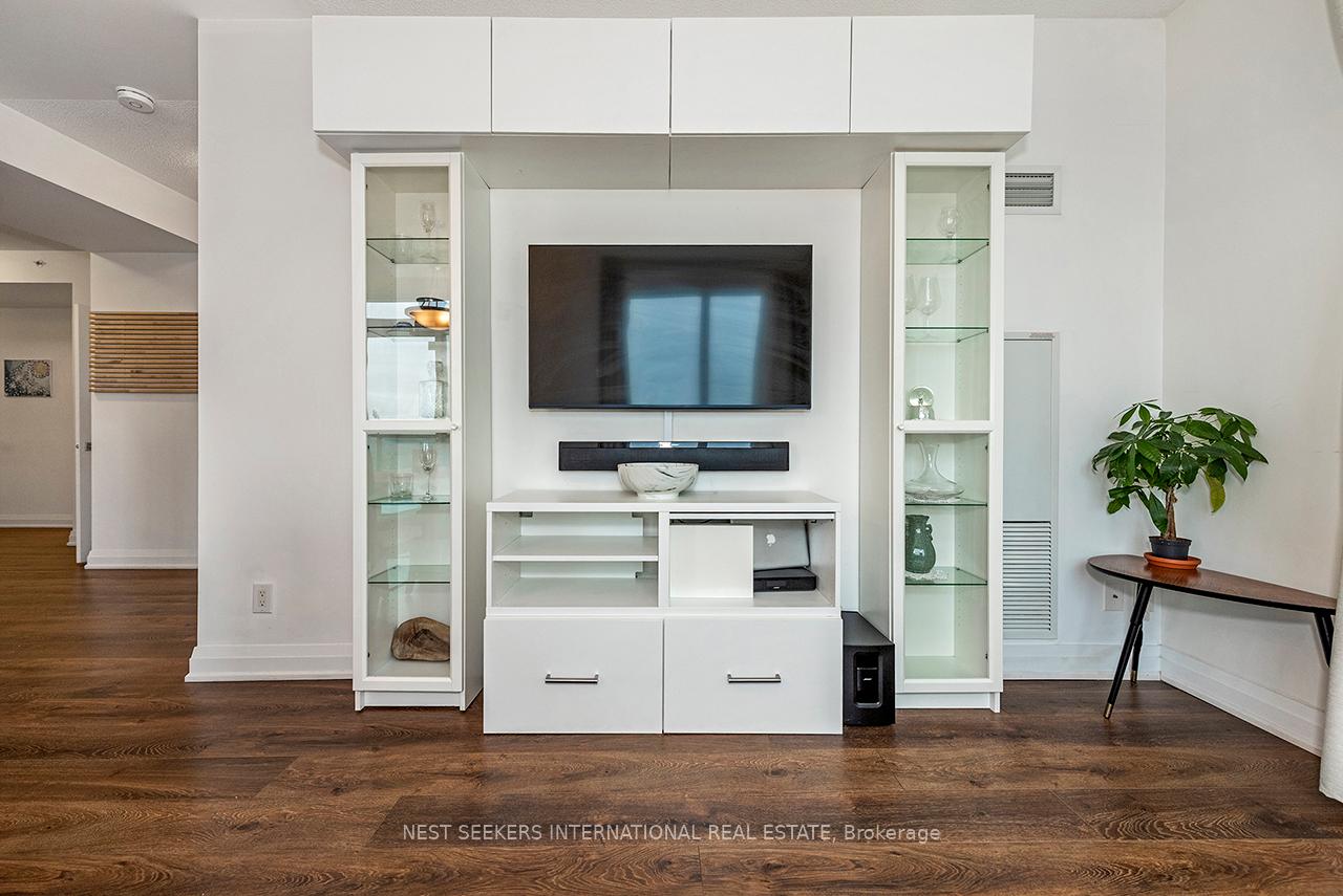 Photo 12 of Unit 733, 7165 Yonge Street, Markham, Grandview — HOMEH