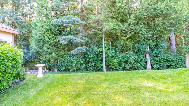 Photo 2 of 16 Cherry Sands Crescent, Wasaga Beach — HOMEH