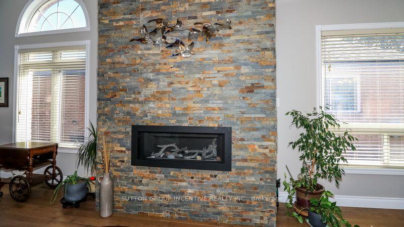 Photo 5 of 16 Cherry Sands Crescent, Wasaga Beach — HOMEH
