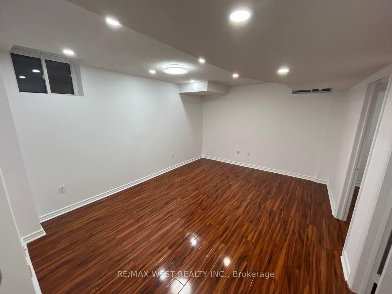 Photo 5 of Unit Lower, 157 Hollywood Hill Circle, Vaughan, Vellore Village — HOMEH