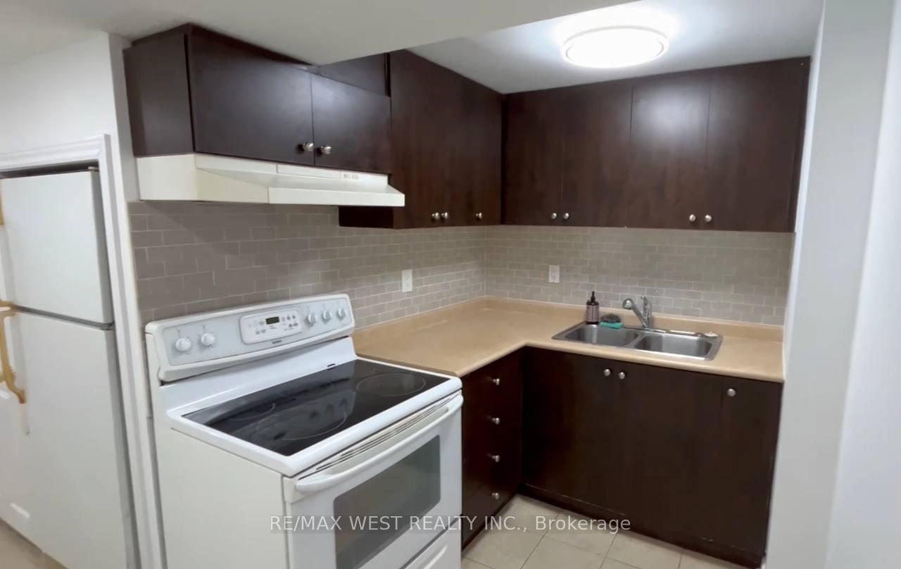 Photo 8 of Unit Lower, 157 Hollywood Hill Circle, Vaughan, Vellore Village — HOMEH