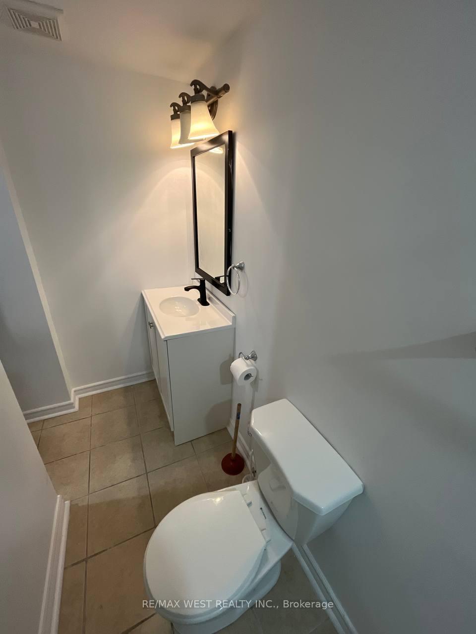 Photo 9 of Unit Lower, 157 Hollywood Hill Circle, Vaughan, Vellore Village — HOMEH