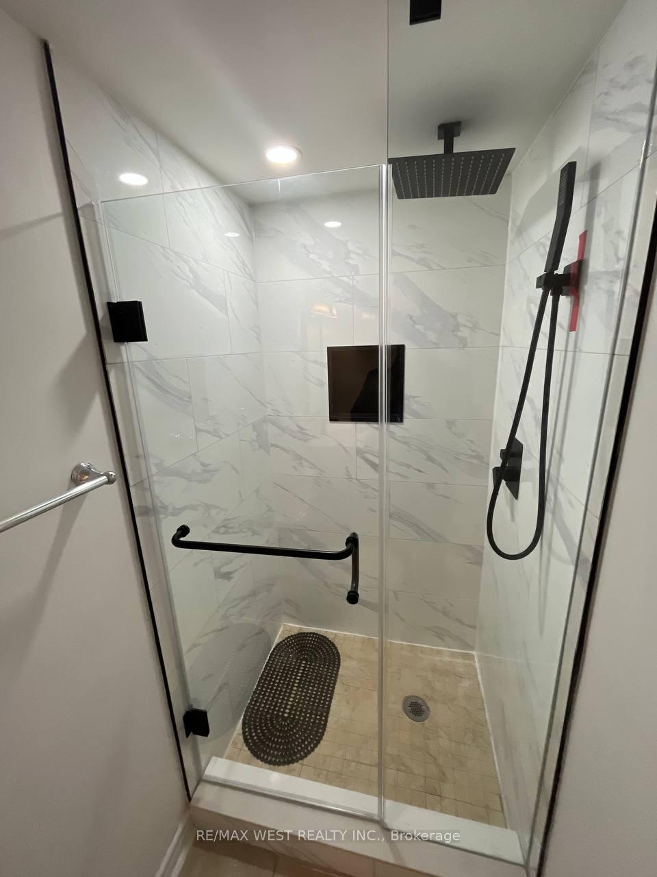 Photo 10 of Unit Lower, 157 Hollywood Hill Circle, Vaughan, Vellore Village — HOMEH