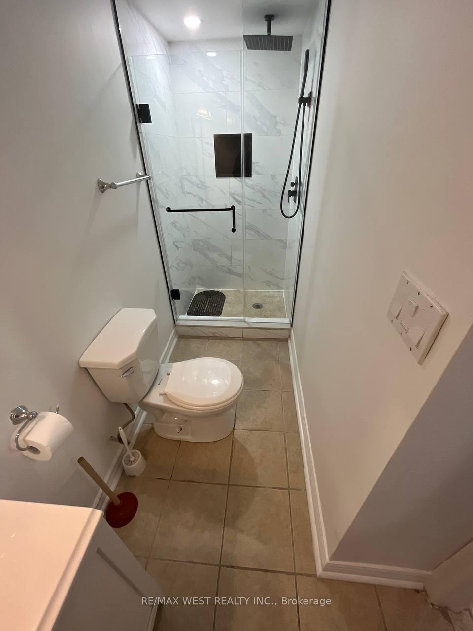Photo 11 of Unit Lower, 157 Hollywood Hill Circle, Vaughan, Vellore Village — HOMEH