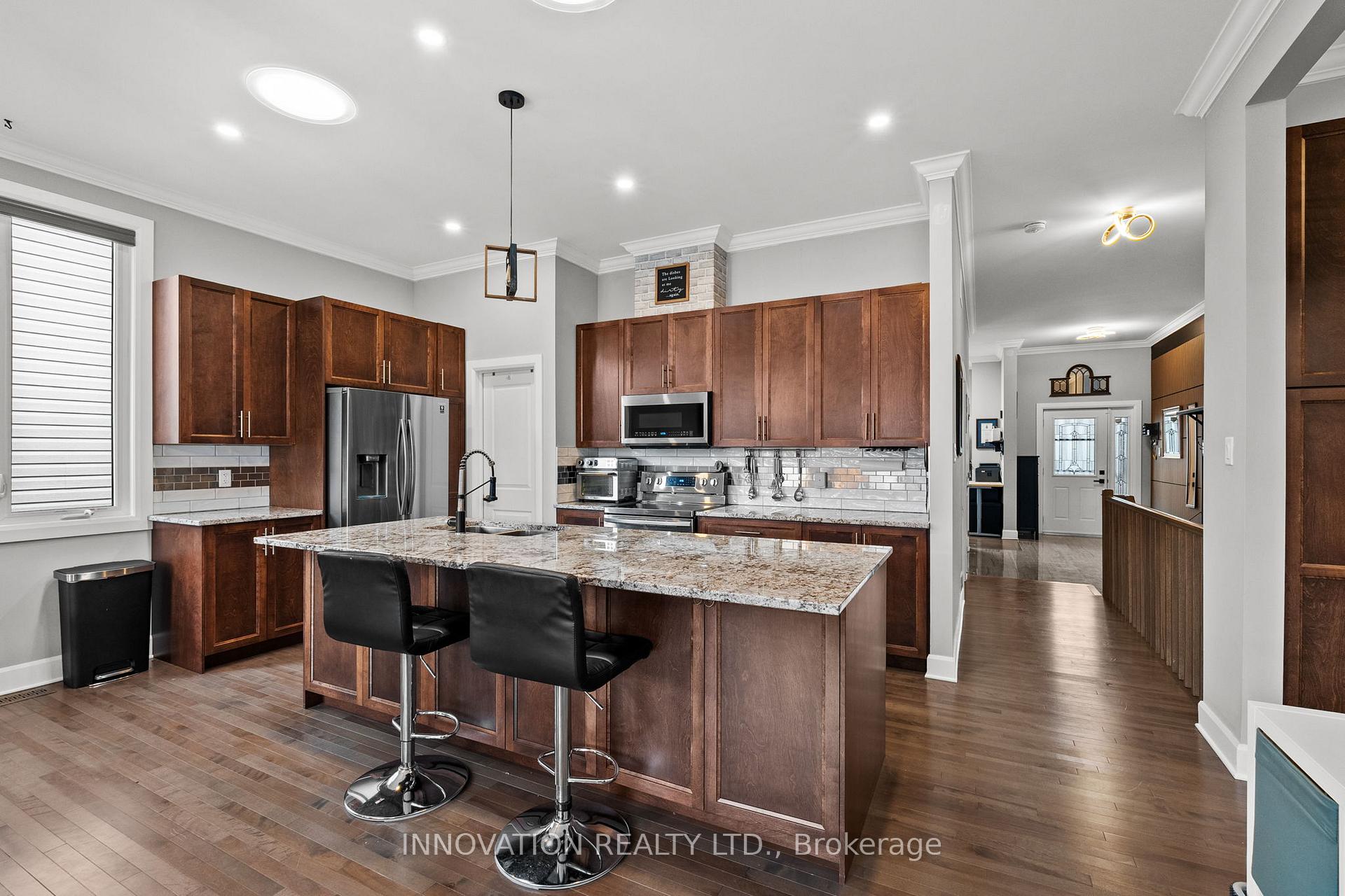 Photo 9 of 94 Dunlop Road, Carleton Place, Carleton Place — HOMEH