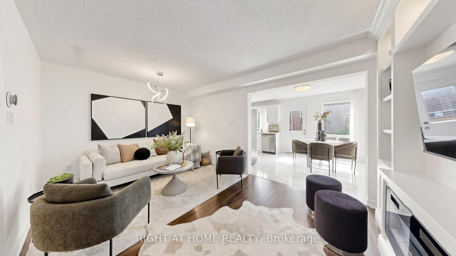 Photo 4 of 80 Barr Crescent, Aurora, Bayview Northeast — HOMEH