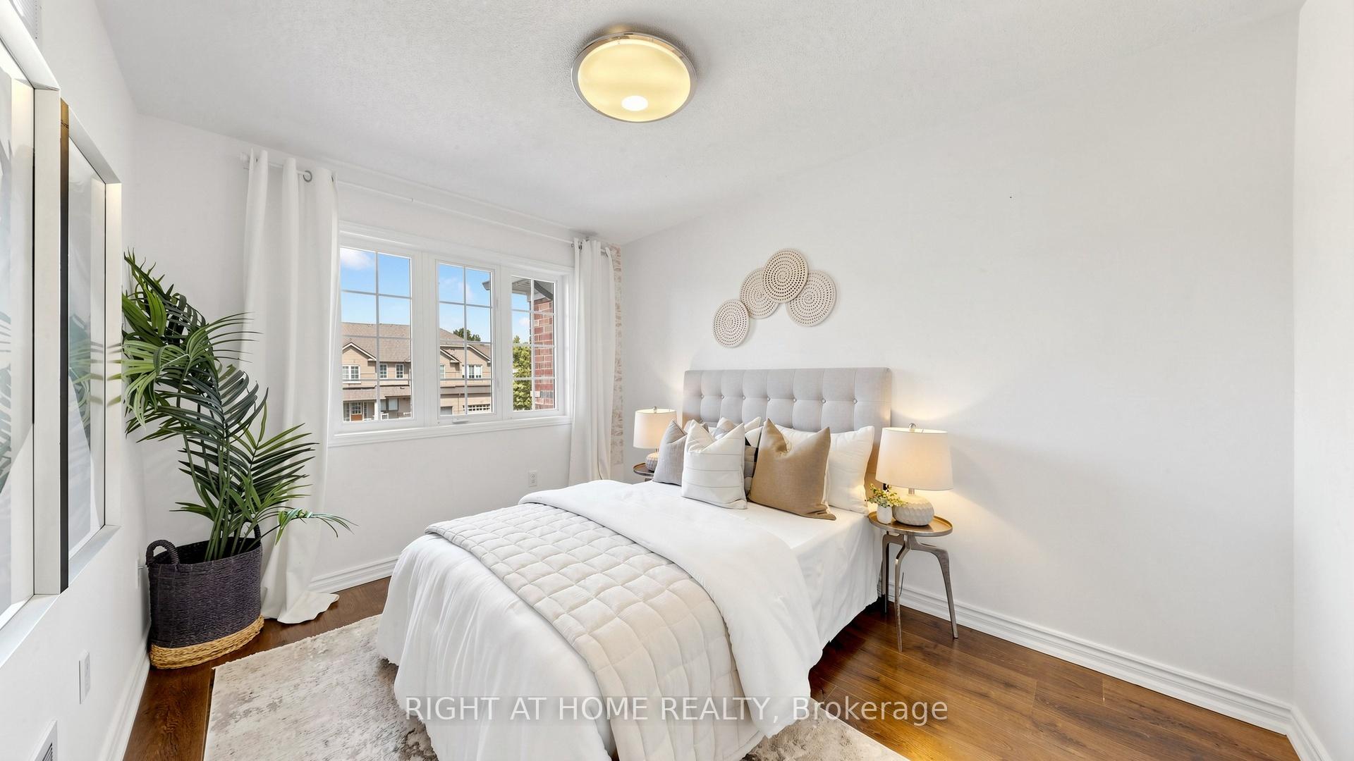 Photo 20 of 80 Barr Crescent, Aurora, Bayview Northeast — HOMEH