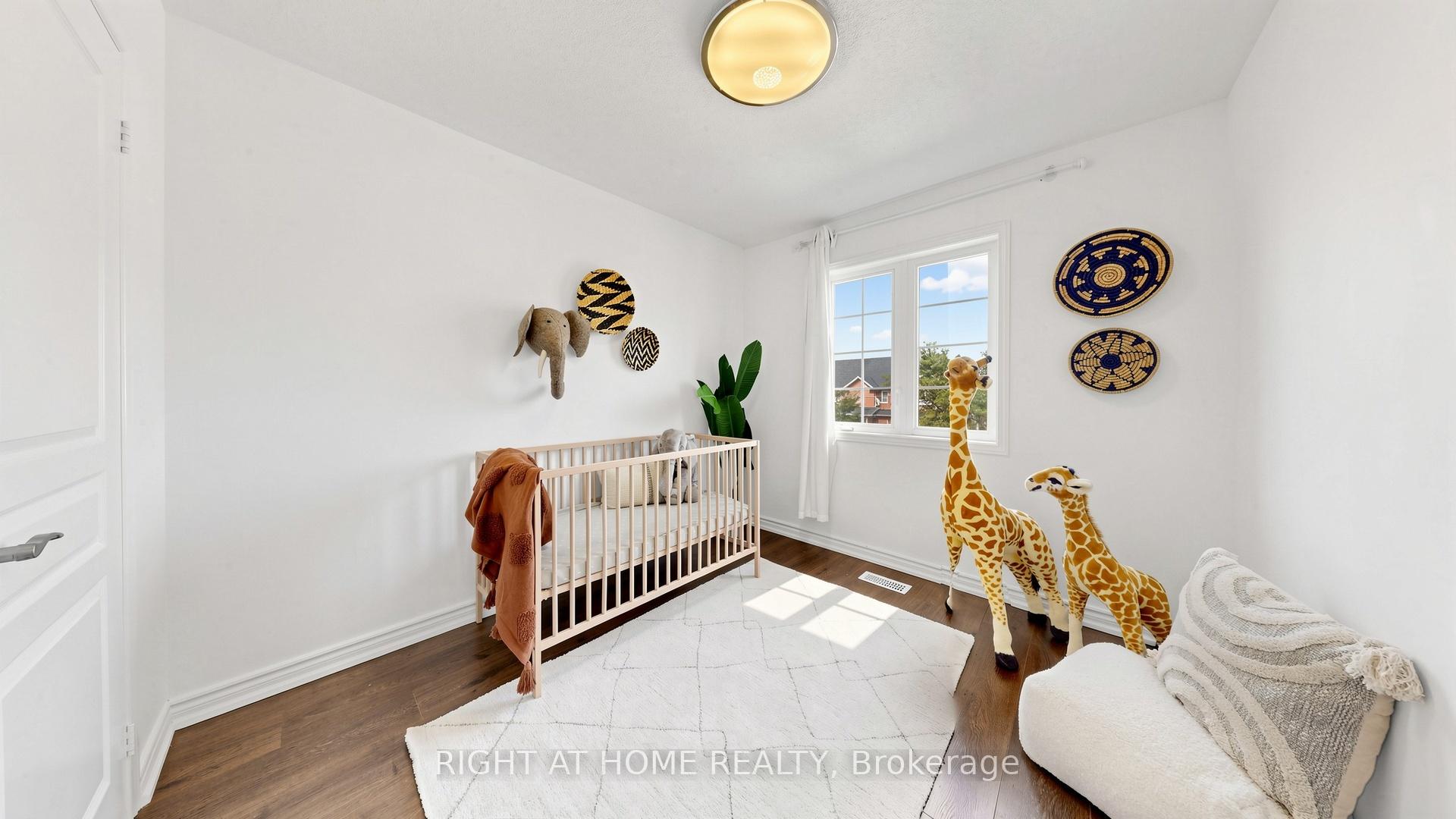 Photo 22 of 80 Barr Crescent, Aurora, Bayview Northeast — HOMEH