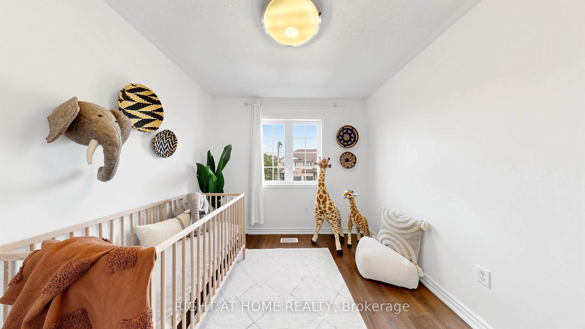 Photo 23 of 80 Barr Crescent, Aurora, Bayview Northeast — HOMEH