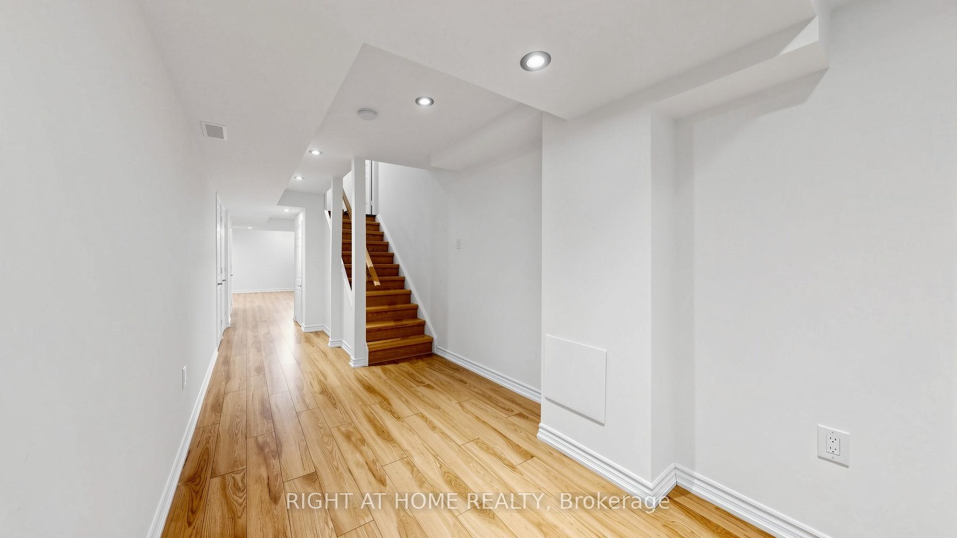 Photo 25 of 80 Barr Crescent, Aurora, Bayview Northeast — HOMEH