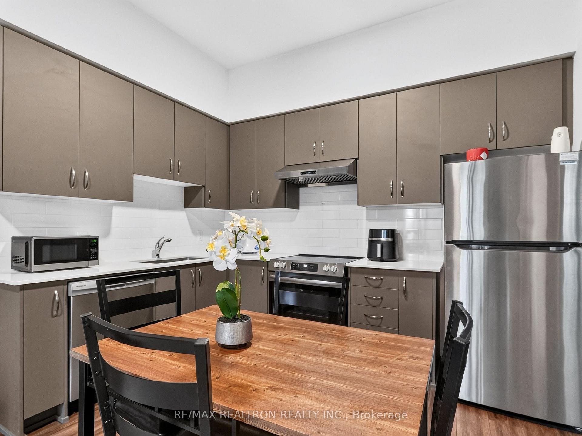 Photo 16 of Unit 109, 385 Artic Red Drive, Oshawa, Windfields — HOMEH
