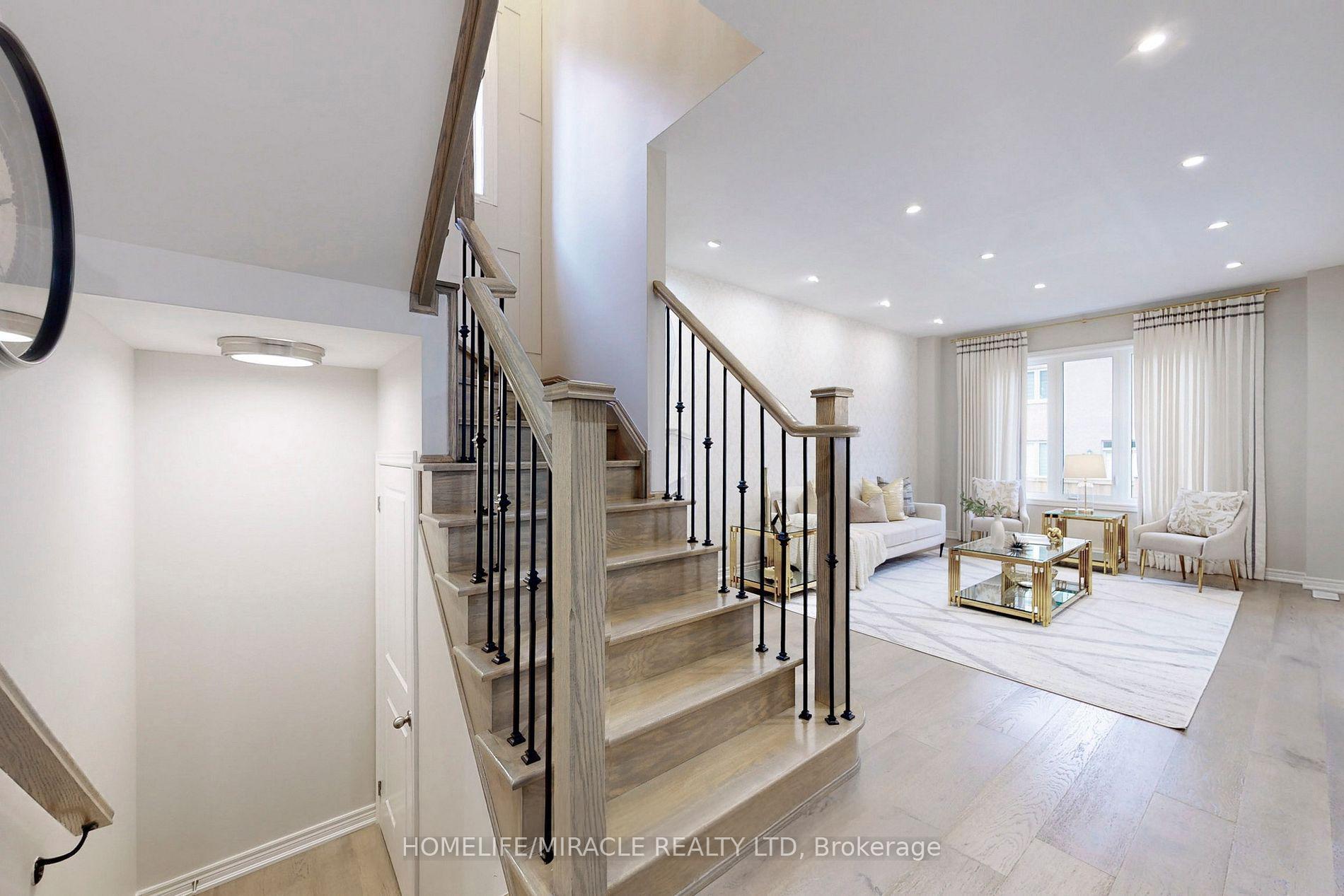 Photo 15 of 18 Pearman Crescent, Brampton, Brampton North — HOMEH