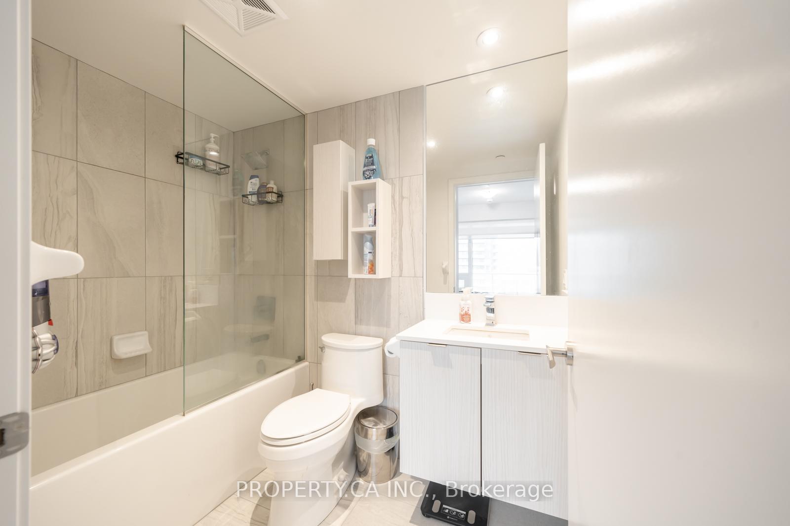 Photo 13 of Unit 3505, 195 Redpath Avenue, Toronto, Mount Pleasant West — HOMEH