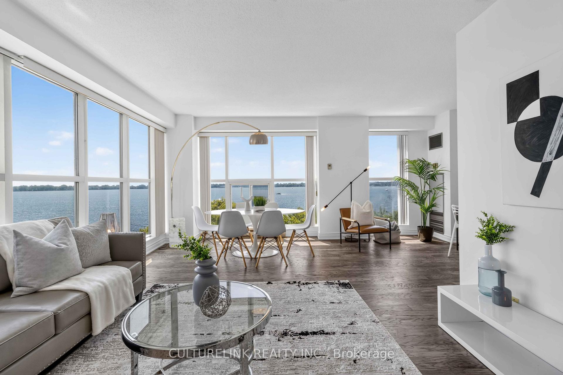 Photo 3 of Unit 807, 99 Harbour Square, Toronto, Waterfront Communities — HOMEH