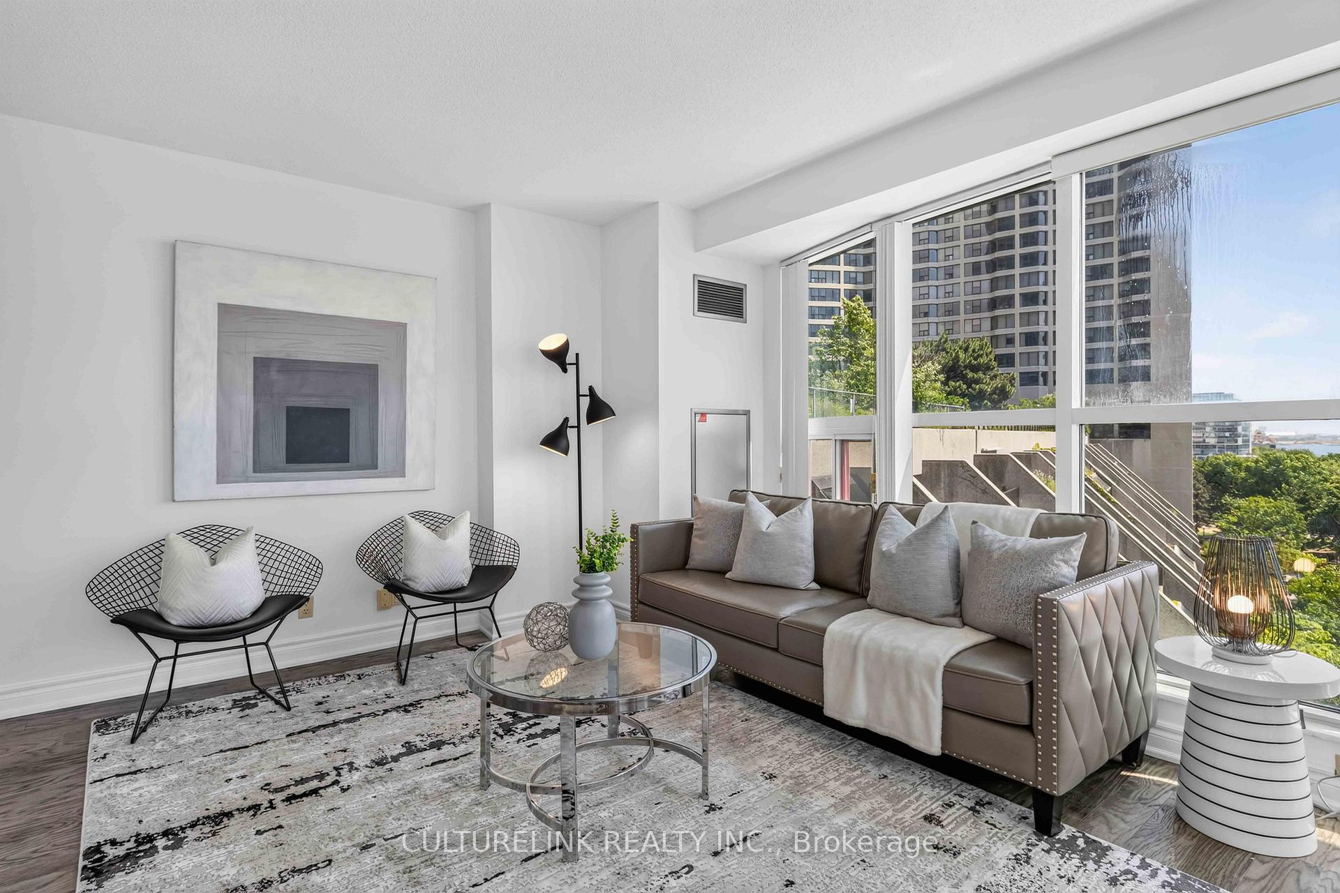 Photo 5 of Unit 807, 99 Harbour Square, Toronto, Waterfront Communities — HOMEH
