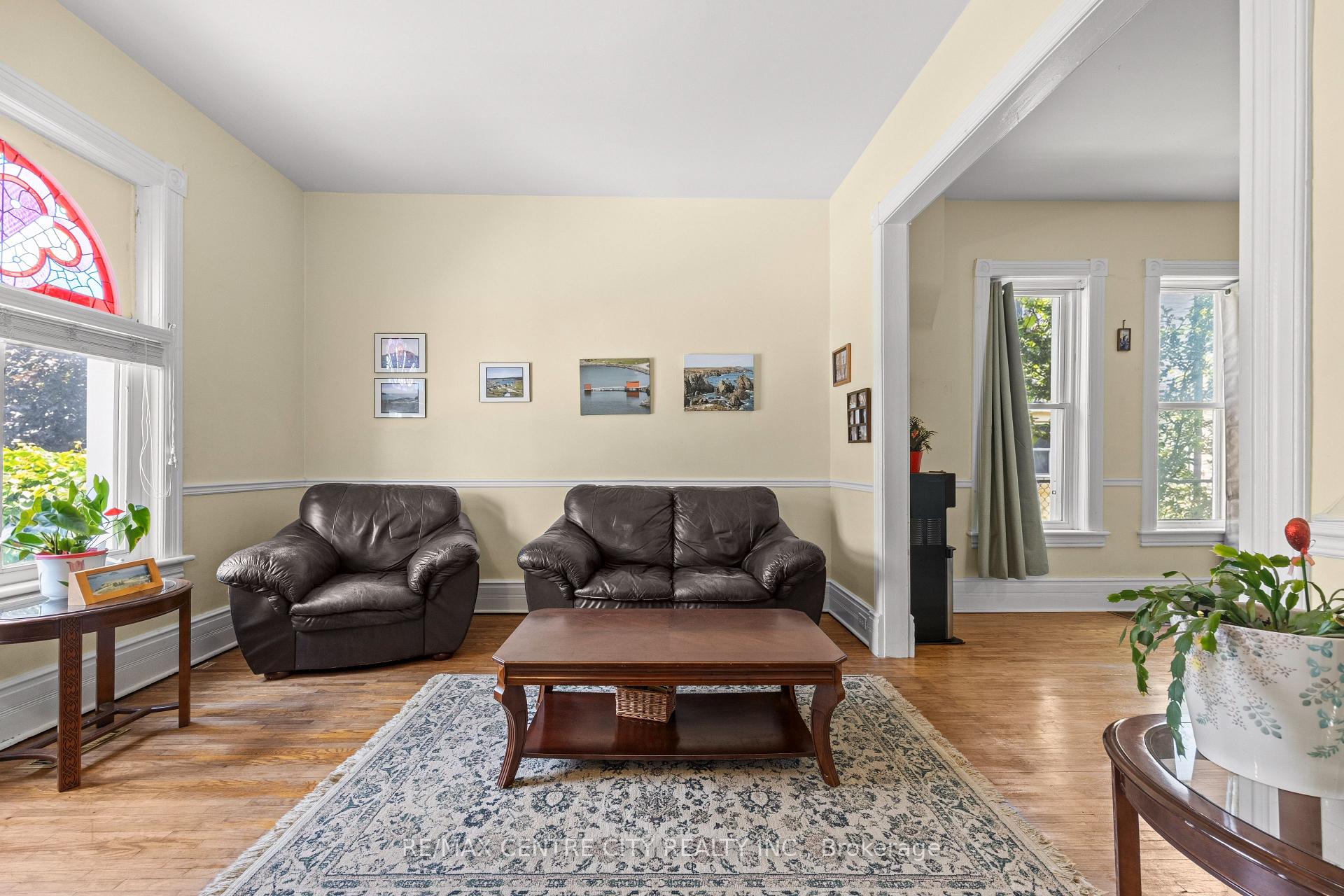 Photo 8 of 25 Erie Street, St. Thomas — HOMEH