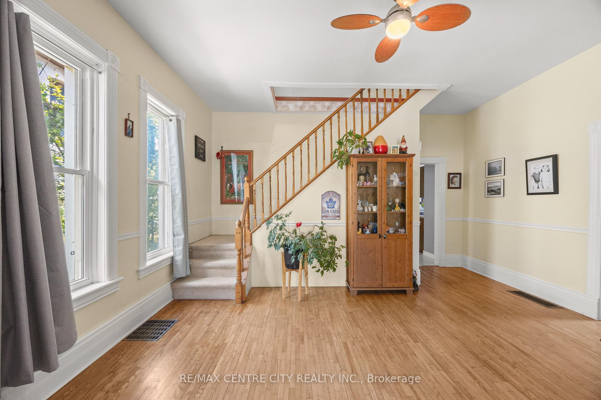 Photo 11 of 25 Erie Street, St. Thomas — HOMEH