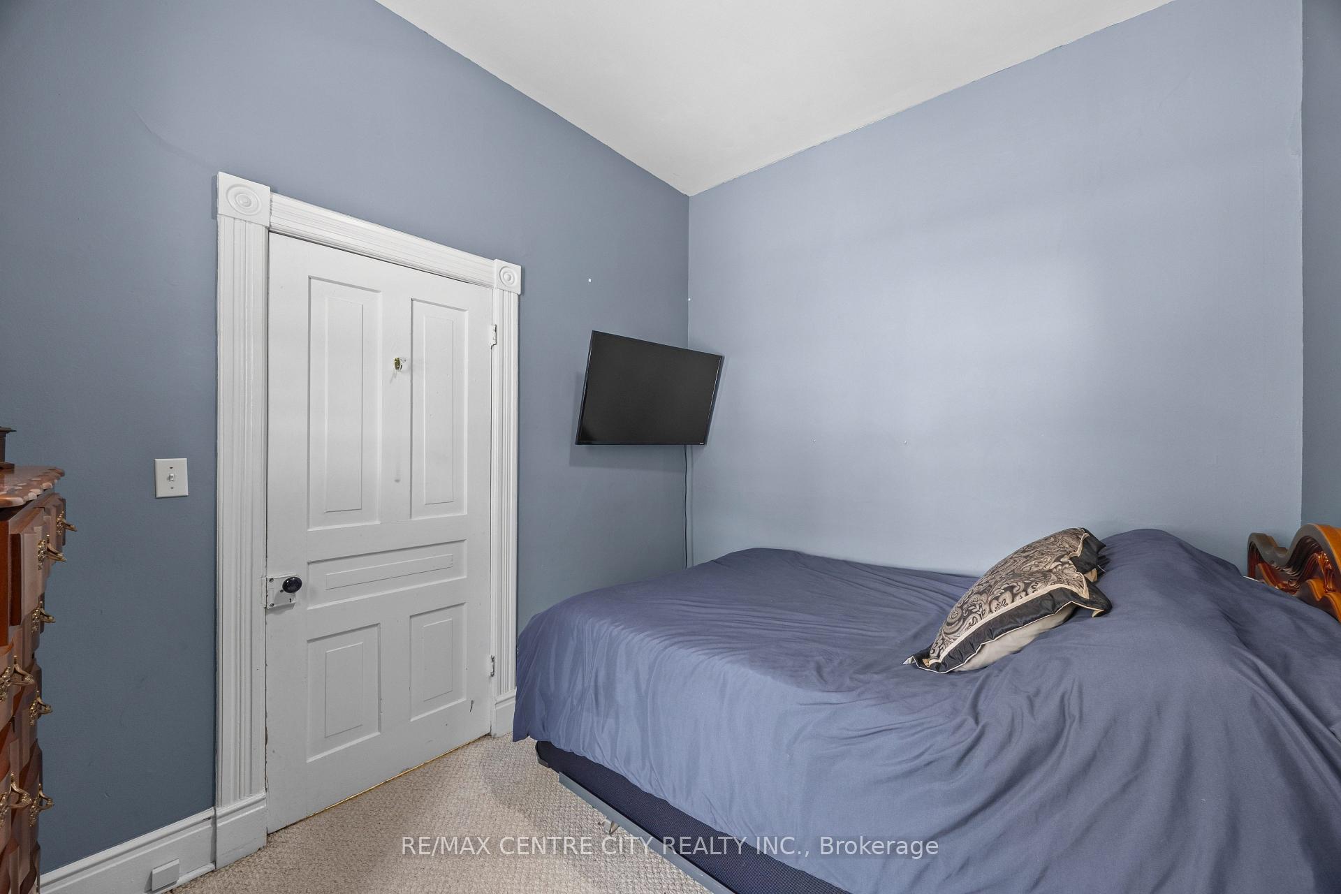 Photo 18 of 25 Erie Street, St. Thomas — HOMEH