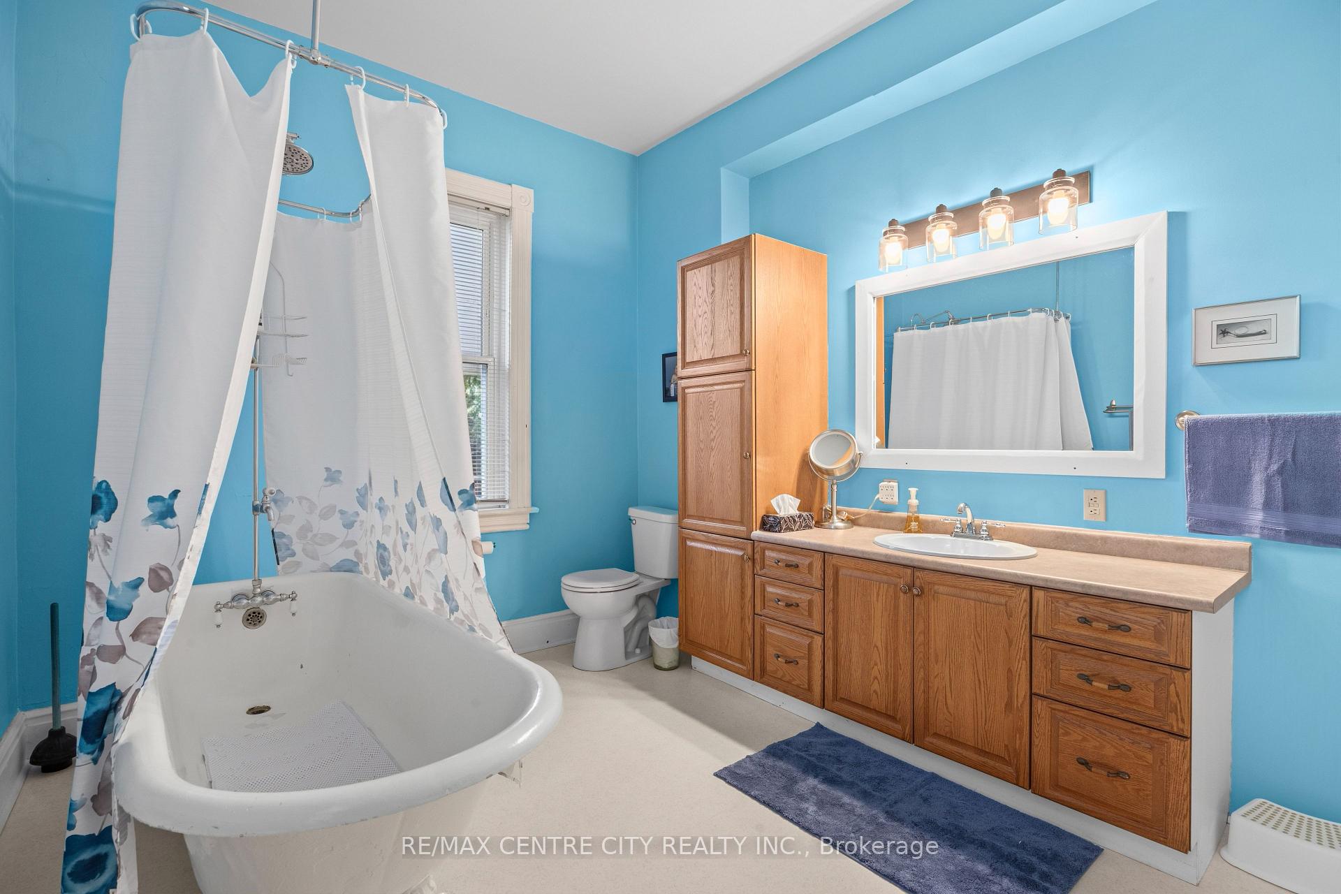 Photo 20 of 25 Erie Street, St. Thomas — HOMEH