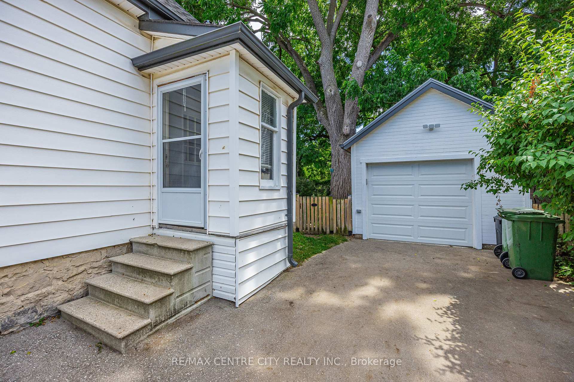 Photo 31 of 25 Erie Street, St. Thomas — HOMEH