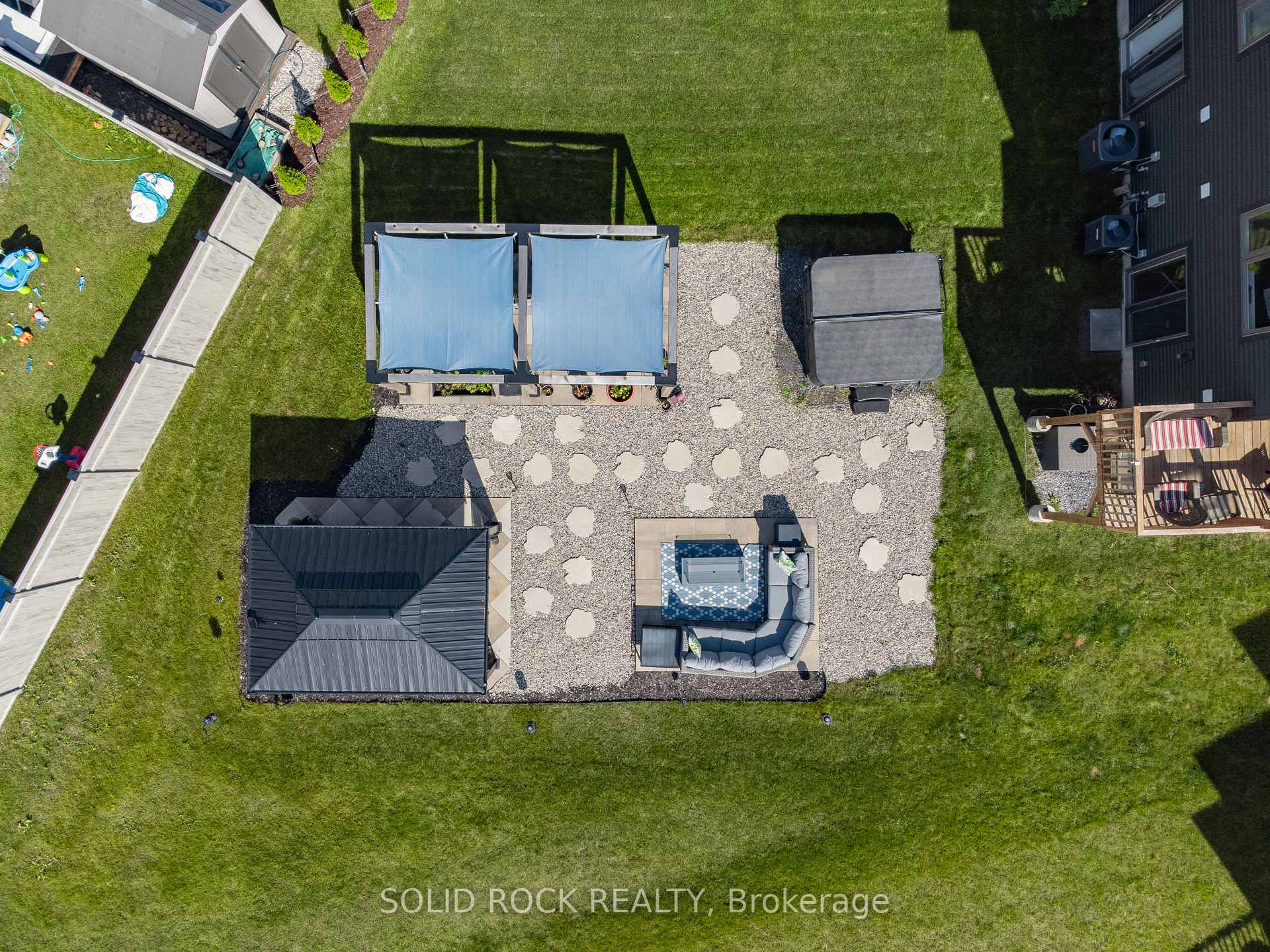 Photo 3 of 335 Grackle Street, Ottawa, Blossom Park/Kemp Park/Findlay Creek — HOMEH